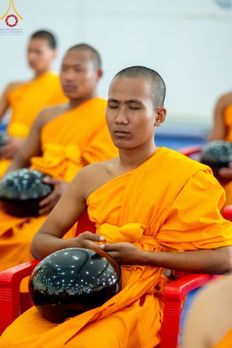 ภาพ No.314229:วันอังคารที่ 17 มีนาคม พ.ศ. 2569 พิธีตักบาตรฉลองสามเณรใหม่ 500 รูป  ณ มณฑลพิธีลุมพินี ประเทศเนปาล