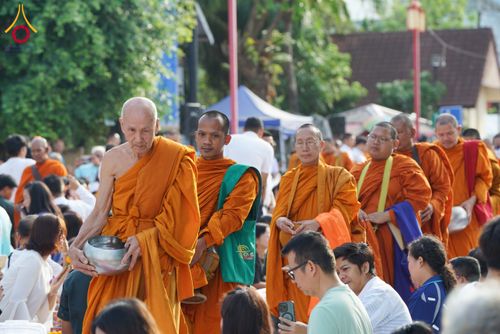 ภาพ No.313962:วันอาทิตย์ที่ 14 มีนาคม พ.ศ. 2569 ทำบุญเมืองหาดใหญ่ตักบาตรพระ 1,109 รูป เติมบุญใหญ่ หลังวิกฤตมหาอุทกภัย ณ ซุ้มประตูไชน่าทาวน์ ถนนศุภสารรังสรรค์ อ.หาดใหญ่ จ.สงขลา