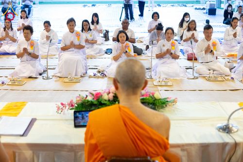 ภาพ No.288303:วันที่ 5 มกราคม พ.ศ. 2569 พิธีถวายภัตตาหารเป็นสังฆทาน แด่พระธรรมยาตรา ในโครงการธรรมยาตรา กตัญญูบูชา มหาปูชนียาจารย์ พระมงคลเทพมุนี(สด จนฺทสโร) พระผู้ปราบมาร อนุสรณ์สถาน 7 แห่ง ปีที่ 14 ณ อนุสรณ์สถานมหาวิหารพระมงคลเทพมุนี (โลตัสแลนด์) อ.สองพี่น้อง จ.สุพรร