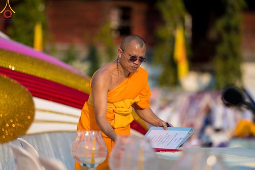 ภาพ No.117165:V.16 เป็นทีม การเตรียมงาน เก็บงาน การรับบุญของเจ้าหน้าที่หน่วยงานต่างๆ เพื่อโครงการธรรมยาตรา กตัญญูบูชามหาปูชนียาจารย์ พระมงคลเทพมุนี (สด จนฺทสโร) พระผู้ปราบมาร อนุสรณ์สถาน 7 แห่ง ปีที่ 12 ระหว่างวันที่ 2 - 31 มกราคม พ.ศ. 2567