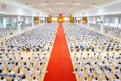 ภาพ No.139279:พิธีตักบาตร , พิธีบูชาข้าวพระ ณ ห้องแก้วสารพัด 1 สภาธรรมกายสากล วัดพระธรรมกาย วันอาทิตย์ต้นเดือนที่ 2 มิถุนายน พ.ศ. 2567