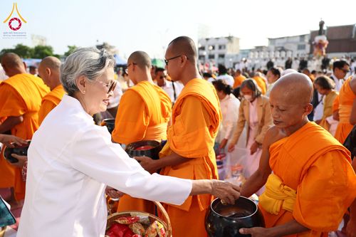 ภาพ No.312919:วันอาทิตย์ที่ 8 มีนาคม พ.ศ.2569 ทำบุญเมืองนครราชสีมา 558 ปี ตักบาตรพระ 10,000 รูป (ภาพชุดที่ 2)