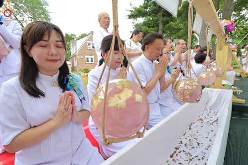 ภาพ No.144923:พิธีประดิษฐานลูกนิมิตมหาสมบัติ ผูกสีมาสถาปนาอุโบสถ บูชาธรรม ๘๐ ปี หลวงพ่อธัมมชโย วันอาทิตย์ที่ ๓๐ มิถุนายน พ.ศ. ๒๕๖๗ วัดพระธรรมกายนิวเจอร์ซี ประเทศสหรัฐอเมริกา