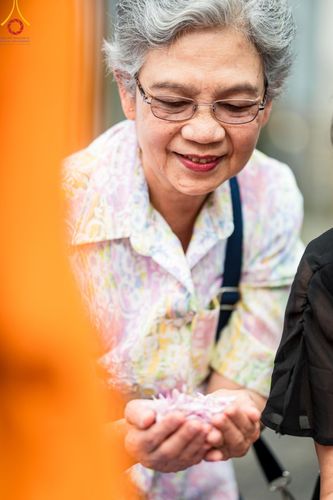 ภาพ No.128411:พิธีอัญเชิญพระบรมสารีริกธาตุ " ใจกลางเมืองนครหาดใหญ่ " เพื่อประดิษฐาน ณ มหารัตนเจดีย์สิริปทุมสวรรค์ (เจดีย์อริยพุทธะ 5 พระองค์) ศูนย์ปฏิบัติธรรมภาคใต้ อ.บางกล่ำ จ.สงขลา  วันที่ 9 มีนาคม พ.ศ.2567 (ชุดที่ 1)