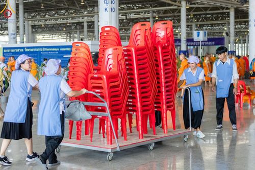 ภาพ No.59033:V.40 ภัตตาหารพระหมื่นวัด เราจัดให้ การปฏิบัติงานของเจ้าหน้าที่และอาสาสมัคร เพื่อรับบุญในการถวายภัตตาหาร แด่คณะสงฆ์ 10,000 กว่าวัดทั่วประเทศ ที่มาร่วมงานวันคุ้มครองโลก จันทร์ที่ 22 เมษายน พ.ศ. 2567 ณ วัดพระธรรมกาย