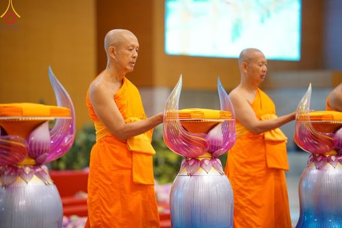 ภาพ No.154713:พิธีทอดผ้าป่าสมทบกฐินวัดพระธรรมกาย และสมทบกฐิน 30,000 วัดทั่วไทย ครั้งที่ 2 ณ สภาธรรมกายสากล วัดพระธรรมกาย วันอังคารที่ 17 กันยายน พ.ศ. 2567