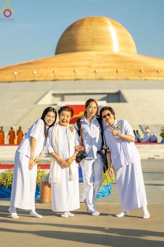 ภาพ No.187949:พิธีตักบาตรฉลองพระใหม่ ต้อนรับพุทธศักราช 2568 ณ ลานธรรมพระมหาธรรมกายเจดีย์ วัดพระธรรมกาย จ.ปทุมธานี วันที่ 1 มกราคม พ.ศ. 2568