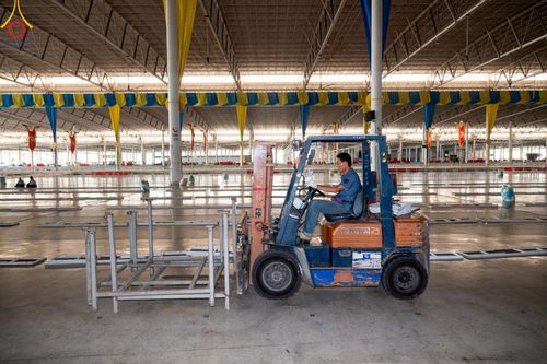 ภาพ No.58439:V.41 เทหมดใจ  ลุยต่อไป ร้อยซาวปี การเตรียมงาน การปฏิบัติงาน และการเก็บงาน ของเจ้าหน้าที่หน่วยงานต่างๆ เพื่อพิธีฉลองอายุวัฒนมงคล 80 ปี หลวงพ่อธัมมชโย และรับถวายมหาสังฆทาน 10,000 กว่าวัดทั่วประเทศ ในวันคุ้มครองโลก จันทร์ที่ 22 เมษายน พ.ศ. 2567