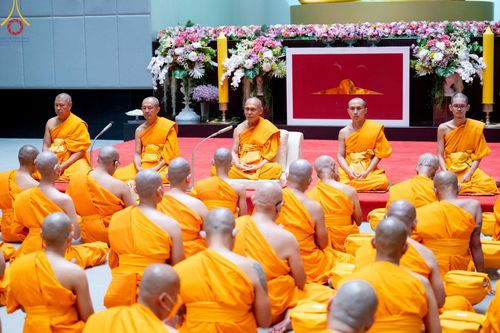 ภาพ No.141547:พิธีบรรพชาอุปสมบท โครงการอุปสมบทหมู่รุ่นผู้บริหาร รุ่นที่ 14 โครงการอุปสมบทหมู่ธรรมทายาท ระดับอุดมศึกษา รุ่นที่ 51 ภาคฤดูฝน ณ โบสถ์พระไตรปิฎก วัดพระธรรมกาย ในวันเสาร์ที่ 15 มิถุนายน พ.ศ. 2567