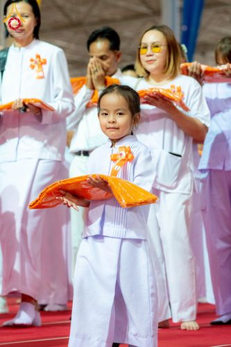 ภาพ No.215603:วันอาทิตย์ต้นเดือนที่ 6 เมษายน พ.ศ. 2568 ขบวนอัญเชิญผ้าป่าสมทบ มหาสังฆทาน 40,000 กว่าวัดทั่วประเทศ ณ สภาธรรมกายสากล วัดพระธรรมกาย