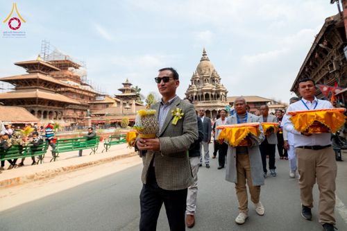 ภาพ No.129925:พิธีตัดปอยผมและแห่นาคธรรมทายาท ในโครงการบรรพชา 1,250 รูป ณ แดนประสูติ สวนลุมพินี ประเทศเนปาล วันที่ 2 มีนาคม พ.ศ. 2567