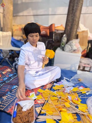 ภาพ No.301641:ภาพเบื้องหลังอาสาสมัครรวมใจ ชุดที่ 4 ในโครงการธรรมยาตรา กตัญญูบูชา มหาปูชนียาจารย์ พระมงคลเทพมุนี(สด จนฺทสโร) พระผู้ปราบมาร อนุสรณ์สถาน 7 แห่ง ปีที่ 14