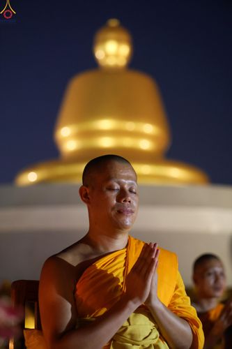 ภาพ No.302308:วันที่ 23 มกราคม พ.ศ. 2569 พิธีจุดประทีปธรรมถวายเป็นพุทธบูชา (ภาพชุดที่ 2) และบูชาธรรมมหาปูชนียาจารย์  ณ อนุสรณ์สถานลำดับที่ 5 สถานที่เผยแผ่วิชชาธรรมกายครั้งแรก อนุสรณ์สถานบางปลา วัดบางปลา อำเภอบางเลน จังหวัดนครปฐม ในโครงการธรรมยาตรา กตัญญูบูชา มหาปูชนีย