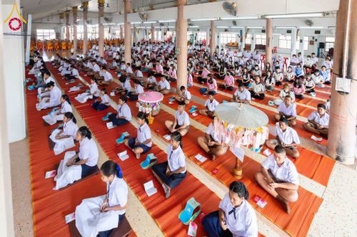 ภาพ No.300388:วันที่ 22 มกราคม พ.ศ. 2569 พิธีทอดผ้าป่าทำนุบำรุงศาสนสถาน ณ วัดรางกำหยาด ต.บางภาษี อ.บางเลน จ.นครปฐม ในโครงการธรรมยาตรา กตัญญูบูชา มหาปูชนียาจารย์ พระมงคลเทพมุนี(สด จนฺทสโร) พระผู้ปราบมาร อนุสรณ์สถาน 7 แห่ง ปีที่ 14