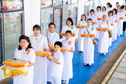 ภาพ No.278378:วันพุธที่ 10 ธันวาคม พ.ศ.2568  พิธีทอดผ้าป่าเพื่อสนับสนุนโครงการตักบาตรพระ 10,000 รูป เมืองกาญจนบุรี ณ อาคารปลูกศรัทธา วัดพระธรรมกาย