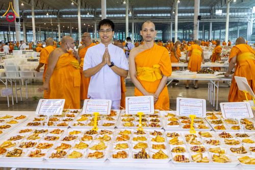 ภาพ No.306858:วันที่ 31 มกราคม พ.ศ. 2569 พิธีถวายภัตตาหารเป็นสังฆทาน แด่พระธรรมยาตรา ณ วัดพระธรรมกาย  จังหวัดปทุมธานี ในโครงการธรรมยาตรา กตัญญูบูชา มหาปูชนียาจารย์ พระมงคลเทพมุนี(สด จนฺทสโร) พระผู้ปราบมาร อนุสรณ์สถาน 7 แห่ง ปีที่ 14