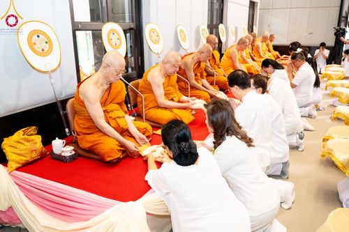 ภาพ No.332344:วันเสาร์ที่ 6 มิถุนายน พ.ศ.2569 พิธีต้อนรับสัญญาบัตร พัดยศ พระราชภาวนาวชิรวิเทศ วิ. ณ อุโบสถพระไตรปิฏก วัดพระธรรมกาย