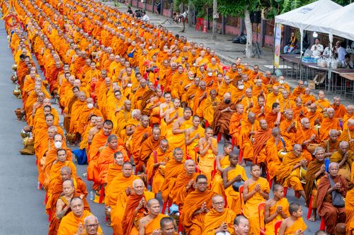 ภาพ No.341176:วันที่ 27 กรกฎาคม พ.ศ. 2569 พิธีตักบาตรพระ 1,000 รูป เมืองพัทลุง  ณ ถนนราเมศวร์ อ.เมือง จ.พัทลุง