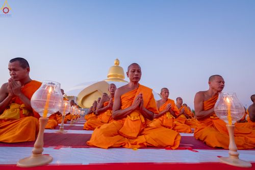 ภาพ No.302353:วันที่ 23 มกราคม พ.ศ. 2569 พิธีจุดประทีปธรรมถวายเป็นพุทธบูชา (ภาพชุดที่ 2) และบูชาธรรมมหาปูชนียาจารย์  ณ อนุสรณ์สถานลำดับที่ 5 สถานที่เผยแผ่วิชชาธรรมกายครั้งแรก อนุสรณ์สถานบางปลา วัดบางปลา อำเภอบางเลน จังหวัดนครปฐม ในโครงการธรรมยาตรา กตัญญูบูชา มหาปูชนีย