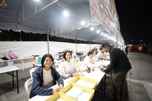 ภาพ No.282460:วันที่ 19 -20 ธันวาคม พ.ศ.2568 เบื้องหลังความสำเร็จ ของการจัดงานตักบาตร พระ 10,000 รูป Skywalk กาญจนบุรี