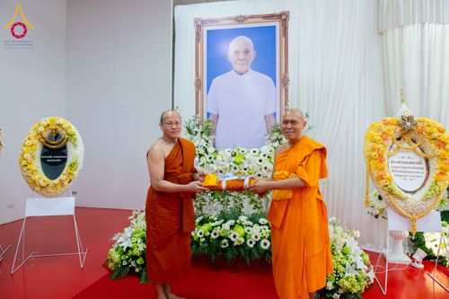 ภาพ No.314425:วันพฤหัสบดีที่ 19 มีนาคม พ.ศ. 2569 พิธีบำเพ็ญกุศล คุณพ่อณรงค์ จินตมากุล โยมบิดา พระครูปลัดรัตนวีรวัฒน์ (รังสฤษดิ์ อิทฺธิจินตโก) ที่ปรึกษาเจ้าคณะจังหวัดปทุมธานี เจ้าอาวาสวัดพระธรรมกาย  ณ ห้องปลูกศรัทธา 2 วัดพระธรรมกาย ปทุมธานี