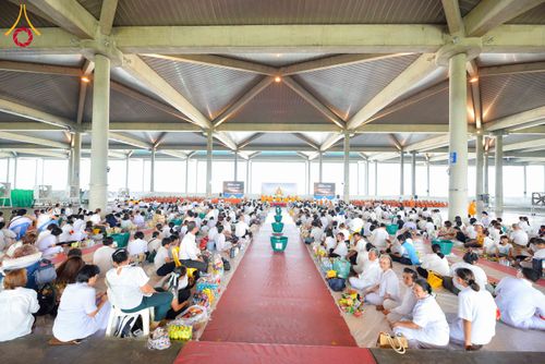 ภาพ No.320754:วันที่ 11 เมษายน พ.ศ.2569 พิธีตักบาตรฉลองสามเณรใหม่ โครงการบรรพชาสามเณรกล้าตะวัน ณ มหารัตนวิหาคด คอร์ 25 ชั้น 2 วัดพระธรรมกาย