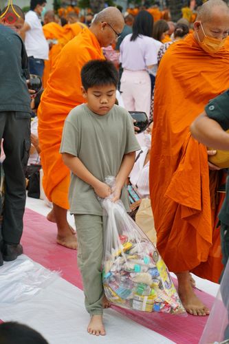 ภาพ No.126915:V.30 เต็มที่ เพื่อโคราช การเตรียมงาน ปฏิบัติงาน และเก็บงาน ของเจ้าหน้าที่หน่วยงานต่างๆ ทุกภาคส่วน เพื่อพิธีทำบุญเมืองนครราชสีมา ฉลอง 556 ปี ตักบาตรพระ 10,000 รูป ในวันเสาร์ที่ 2 มีนาคม พ.ศ.2567 ณ อนุสาวรีย์ท้าวสุรนารี จ.นครราชสีมา จัดโดย คณะสงฆ์จังหวัดนค