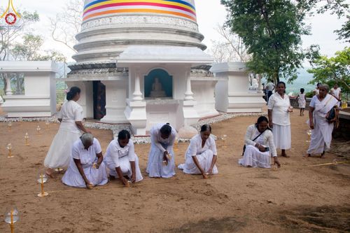 ภาพ No.141191:PhotoStory มหาศรัทธา ธรรมยาตราศรีลังกา EP.6 พิธีจุดวิสาขประทีป 6 วัด ถวายเป็น พุทธบูชา  โครงการสยาม-ลังกา ธรรมยาตรา  ฉลองเทศกาลวิสาขบูชาแห่งชาติ ศรีลังกา  บูชาธรรม 80 ปี หลวงพ่อธัมมชโย วันที่ 16 พฤษภาคม พ.ศ. 2567