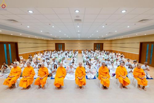 ภาพ No.242384:วันที่ ๒๙ - ๓๑ สิงหาคม พ.ศ. ๒๕๖๘ สัมมนารวมใจผู้นำบุญ บูชาธรรม ๘๑ ปี  หลวงพ่อธัมมชโย รุ่นที่ ๒ กฐินสามัคคีทั่วไทย ๓๐,๐๐๐ วัด โครงการอุปสมบทบูชาธรรมมหาปูชนียาจารย์  ๓,๐๐๐ รูป