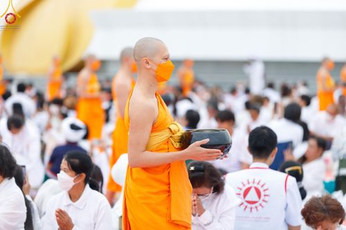 ภาพ No.118610:พิธีตักบาตรพระธรรมยาตรา ปีที่ 12 ณ อนุสรณ์สถานลำดับที่ 5 สถานที่เผยแผ่วิชชาธรรมกายครั้งแรก อนุสรณ์สถานบางปลา จ.นครปฐม วันที่ 25 มกราคม พ.ศ. 2567