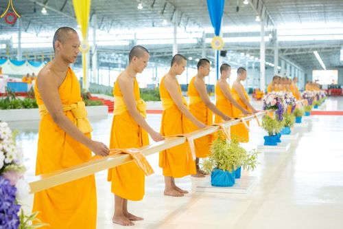 ภาพ No.150240:พิธีทอดผ้าป่าสมทบกฐินวัดพระธรรมกาย และสมทบกฐิน 30,000 วัดทั่วไทย ครั้งที่ 1 เนื่องในวันธรรมชัย 27 สิงหาคม พ.ศ.2567 ณ สภาธรรมกายสากล วัดพระธรรมกาย