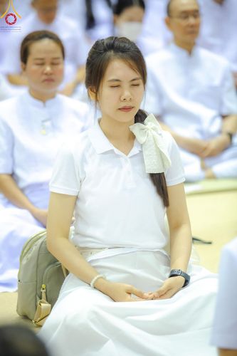 ภาพ No.139209:พิธีตักบาตร , พิธีบูชาข้าวพระ ณ ห้องแก้วสารพัด 1 สภาธรรมกายสากล วัดพระธรรมกาย วันอาทิตย์ต้นเดือนที่ 2 มิถุนายน พ.ศ. 2567