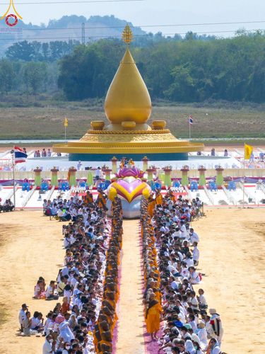 ภาพ No.129147:พระธรรมยาตราเดินธรรมยาตรา ณ ชุมชนรอบศูนย์ปฏิบัติธรรมภาคใต้ อ.บางกล่ำ จ.สงขลา วันที่ 10 มีนาคม พ.ศ. 2567