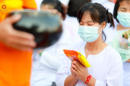 ภาพ No.116184:พิธีตักบาตรพระธรรมยาตรา ณ อนุสรณ์สถานลำดับที่ 4 สถานที่เกิดด้วยกายธรรม วัดโบสถ์(บน) จ.นนทบุรี วันที่ 21 มกราคม พ.ศ. 2567