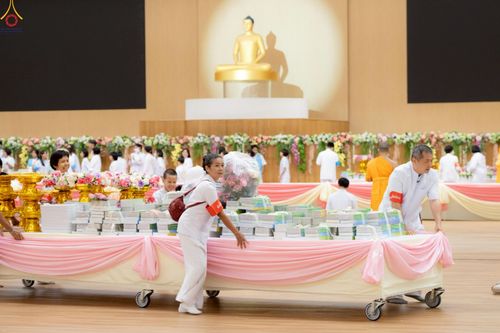 ภาพ No.225490:วันอาทิตย์ที่ 18 พฤษภาคม พ.ศ. 2568 พิธีร่วมบุญการศึกษา พระภิกษุ สามเณร ณ ห้องแก้วสารพัดนึก 2 วัดพระธรรมกาย