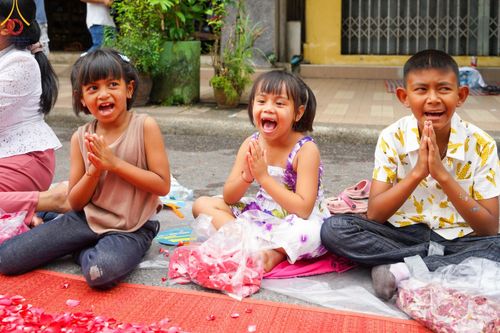 ภาพ No.128341:พิธีอัญเชิญพระบรมสารีริกธาตุ " ใจกลางเมืองนครหาดใหญ่ " เพื่อประดิษฐาน ณ มหารัตนเจดีย์สิริปทุมสวรรค์ (เจดีย์อริยพุทธะ 5 พระองค์) ศูนย์ปฏิบัติธรรมภาคใต้ อ.บางกล่ำ จ.สงขลา  วันที่ 9 มีนาคม พ.ศ.2567 (ชุดที่ 1)