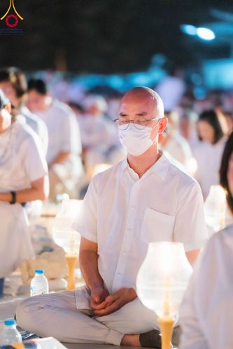 ภาพ No.109718:พิธีจุดประทีปถวายเป็นพุทธบูชา และบูชาธรรมมหาปูชนียาจารย์ วันที่ 10 มกราคม พ.ศ. 2567 ณ อนุสรณ์สถานคลองบางนางแท่น อ.สามพราน จ.นครปฐม