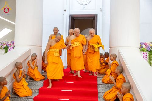 ภาพ No.223884:วันอาทิตย์ที่ 11 พฤษภาคม พ.ศ. 2568 พิธีอุปสมบทสามเณรเปรียญธรรมอุปสมบทอุทิศชีวิต 9 รูป อุบาสก 1 ท่าน ณ อุโบสถพระไตรปิฏกวัดพระธรรมกาย