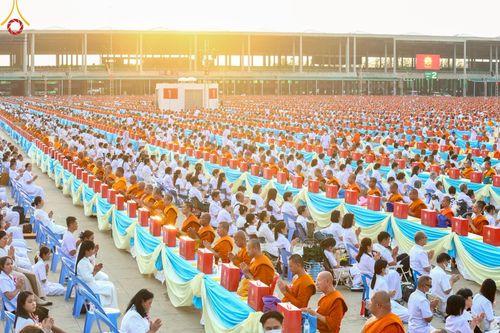 ภาพ No.221704:วันอังคารที่ 22 เมษายน พ.ศ. 2568 ภาพพิธีถวายมหาสังฆทานคณะสงฆ์ 40,000 กว่าวัดทั่วประเทศ เนื่องในวันคุ้มครองโลก ชุดที่ 2 (ปลื้มให้สมการรอคอย) ณ ลานธรรมพระมหาธรรมกายเจดีย์ วัดพระธรรมกาย