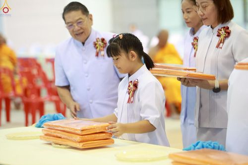 ภาพ No.251702:วันที่ 10 ตุลาคม พ.ศ. 2568 พิธีทอดผ้าป่าสมทบกฐินวัดพระธรรมกาย และสมทบกฐิน 30,000 กว่าวัดทั่วประเทศ ครั้งที่ 3 ณ สภาธรรมกายสากล วัดพระธรรมกาย