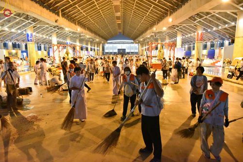 ภาพ No.121914:V.22 ต่อไป การเตรียมงาน เก็บงาน การรับบุญของเจ้าหน้าที่หน่วยงานต่างๆ เพื่อโครงการธรรมยาตรา กตัญญูบูชา มหาปูชนียาจารย์ พระมงคลเทพมุนี (สด จนฺทสโร) พระผู้ปราบมาร อนุสรณ์สถาน 7 แห่ง ปีที่ 12 ระหว่างวันที่ 2 - 31 มกราคม พ.ศ.2567