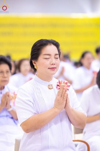 ภาพ No.177720:พิธีตักบาตรและพิธีบูชาข้าวพระ ในวันอาทิตย์ต้นเดือนที่ 1 ธันวาคม พ.ศ. 2567 ณ สภาธรรมกายสากล วัดพระธรรมกาย