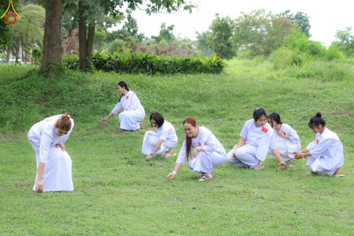 ภาพ No.158417:โครงการอบรมอุบาสก อุบาสิกาแก้ว  ตัวแทนทอดกฐิน 30,000 วัด ทั่วไทย บูชาธรรม 80 ปี หลวงพ่อธัมมชโย ระหว่างวันที่ 20-22 กันยายน พ.ศ. 2567 ณ จังหวัดบุรีรัมย์ รุ่นที่ 3