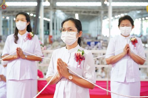 ภาพ No.89581:พิธีตักบาตร ข้าวสารอาหารแห้ง พิธีบูชาข้าวพระ และพิธีจุดเทียนใจ ไฟนิรันดร์  อนันตชัย ณ สภาธรรมกายสากล วัดพระธรรมกาย วันอาทิตย์ที่ 1 ตุลาคม พ.ศ. 2566