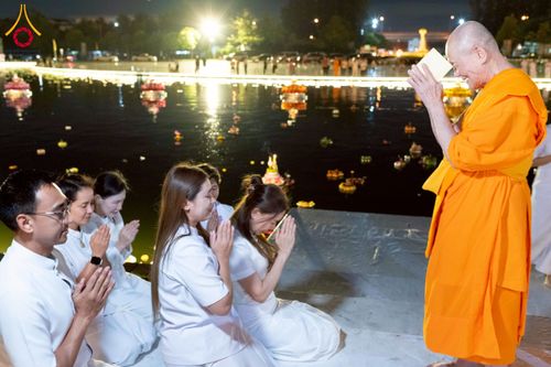 ภาพ No.266441:วันพุธที่ 5 พฤศจิกายน พ.ศ. 2568 (วันพระ ขึ้น 15 ค่ำ เดือน 12) พิธีลอยกระทงธรรม  ณ สระมหาเศรษฐีทะเลบุญ มหาวิหารพระมงคลเทพมุนี วัดพระธรรมกาย จ.ปทุมธานี
