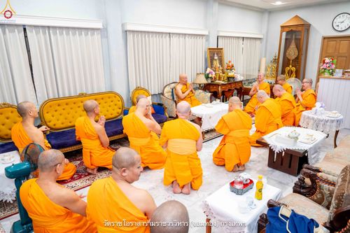 ภาพ No.342142:วันศุกร์ที่ 31 กรกฎาคม พ.ศ.2569 พระภิกษุวัดพระธรรมกาย ทำวัตรพระผู้ใหญ่เนื่องในวันเข้าพรรษา