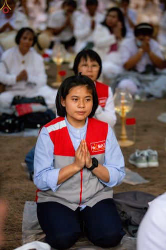 ภาพ No.301441:ภาพเบื้องหลังอาสาสมัครรวมใจ ชุดที่ 4 ในโครงการธรรมยาตรา กตัญญูบูชา มหาปูชนียาจารย์ พระมงคลเทพมุนี(สด จนฺทสโร) พระผู้ปราบมาร อนุสรณ์สถาน 7 แห่ง ปีที่ 14