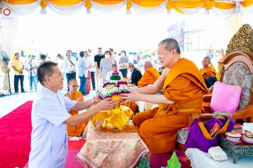 ภาพ No.79519:พิธีเททองหล่อพระประธาน ประจำอุโบสถวัดสายสุวพรรณ ณ มณฑลพิธีฯ ธรรมอุทยาน สัตตมหาสถาน หน้าอุโบสถวัดสายสุวพรรณ ต.คลองสี่ อ.คลองหลวง จ.ปทุมธานี วันเสาร์ที่ 1 เมษายน พ.ศ. 2566