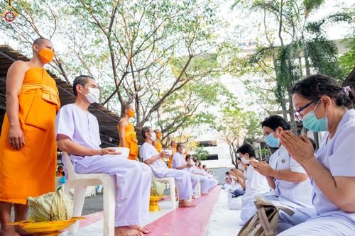 ภาพ No.78648:พิธีตัดปอยผมและปลงผมนาคธรรมทายาท  โครงการบรรพชาและอุปสมบทหมู่ วันคุ้มครองโลก วันที่ 26 มีนาคม พ.ศ.2566 ณ หมู่บ้านบรรลุธรรม วัดพระธรรมกาย