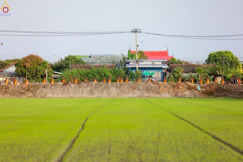 ภาพ No.287810:วันที่ 3 มกราคม พ.ศ. 2569 พิธีต้อนรับพระธรรมยาตรา ครั้งที่ 2 (ภาพชุดที่ 2) ในโครงการธรรมยาตรา กตัญญูบูชา มหาปูชนียาจารย์ พระมงคลเทพมุนี(สด จนฺทสโร) พระผู้ปราบมาร อนุสรณ์สถาน 7 แห่ง ปีที่ 14 ณ อนุสรณ์สถานมหาวิหารพระมงคลเทพมุนี (โลตัสแลนด์) อ.สองพี่น้อง จ.